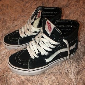 high top black and white vans